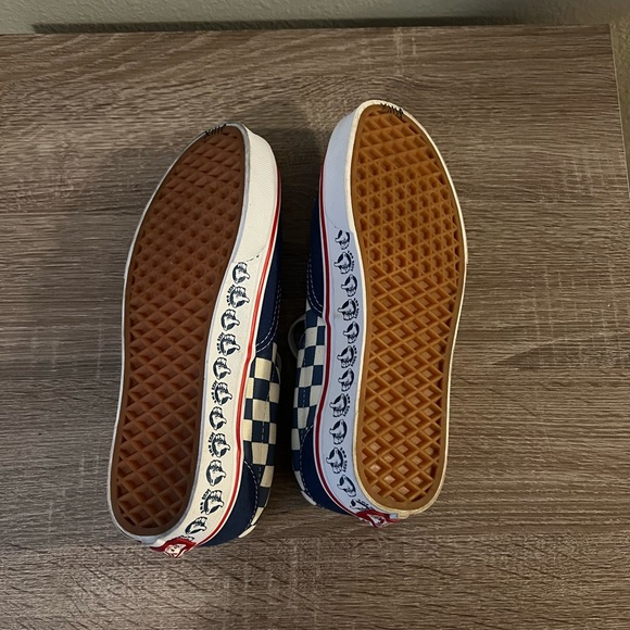 Vans - Picture 4 of 4